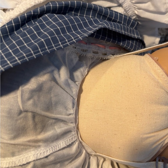 American Girl Samantha, Clothes, and Pink Trunk - Picture 4 of 16